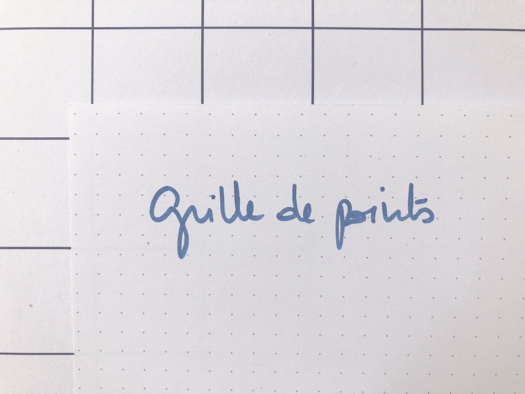 les-jolis-cahiers-interieur-de-cahier-grille-de-points