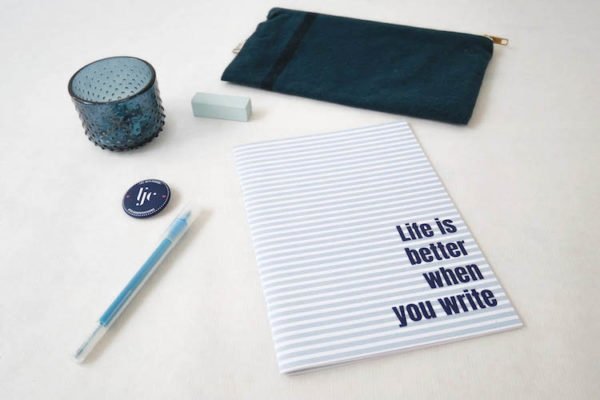 les-jolis-cahiers-cahier-life-is-better-bleu-display